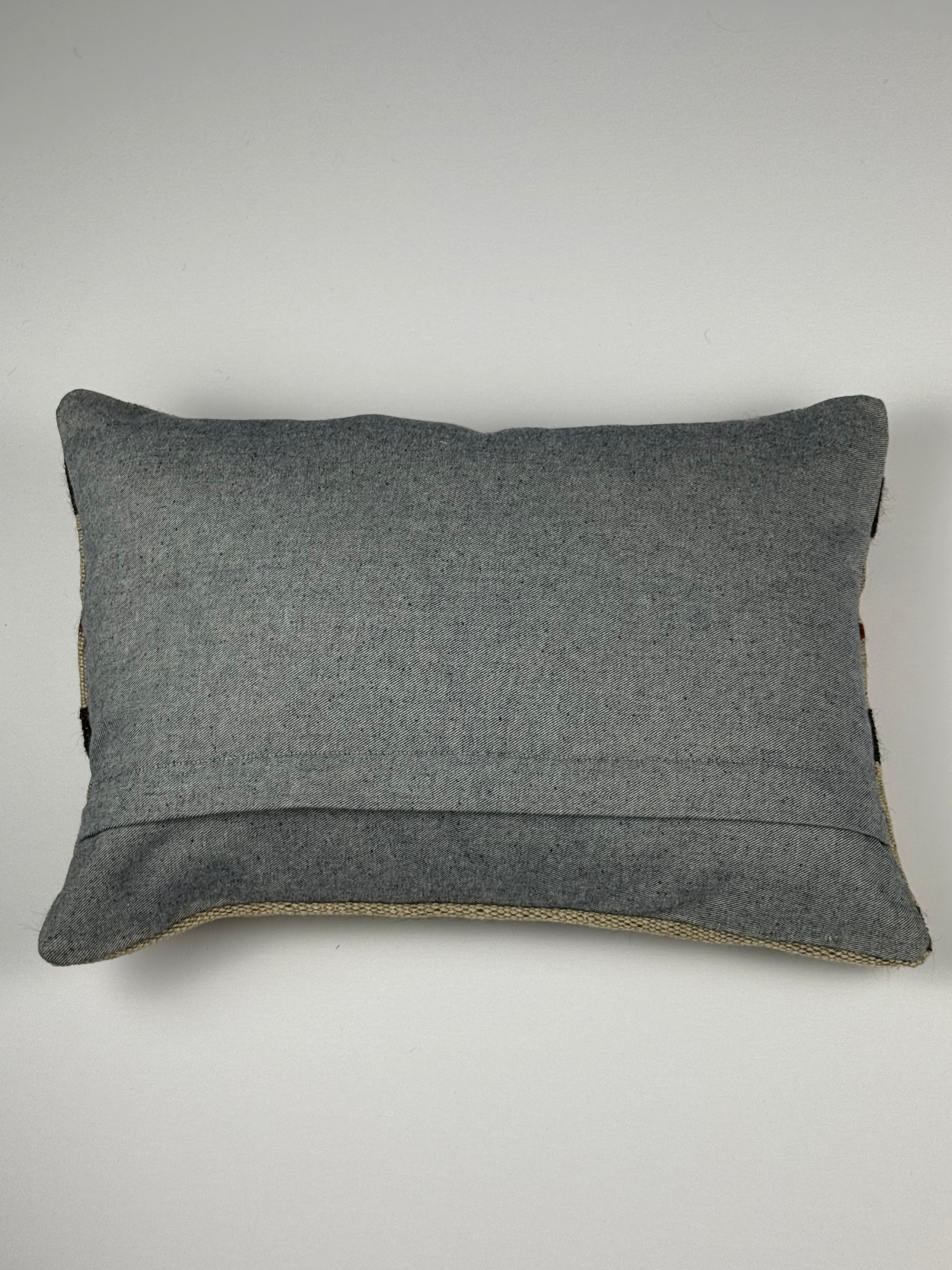 Unikt håndlavet kelim pudebetræk - 35x50 cm