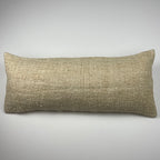 Kelim pudebetræk 30x70 i beige, håndsyet af vintage kelimtæppe
