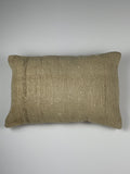 Kelim pudebetræk 35x50 i beige, håndsyet af vintage kelimtæppe