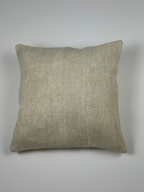 Kelim pudebetræk 40x40 i beige, håndsyet af vintage kelimtæppe