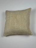 Kelim pudebetræk 40x40 i beige og sand, håndsyet af vintage kelimtæppe
