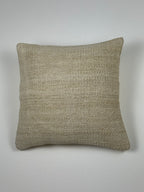 Kelim pudebetræk 40x40 i beige, håndsyet af vintage kelimtæppe
