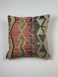 Kelim pudebetræk 40x40 i beige, blå og rød, håndsyet af vintage kelimtæppe
