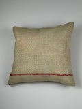 Kelim pudebetræk 45x45 i beige med rød stribe, håndsyet af vintage kelimtæppe