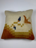 Kelim pudebetræk 50x50 i beige, gul og orange, håndsyet af vintage kelimtæppe
