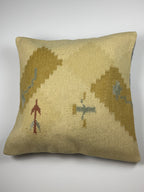 Kelim pudebetræk 60x60 i beige og gul, håndsyet af vintage kelimtæppe