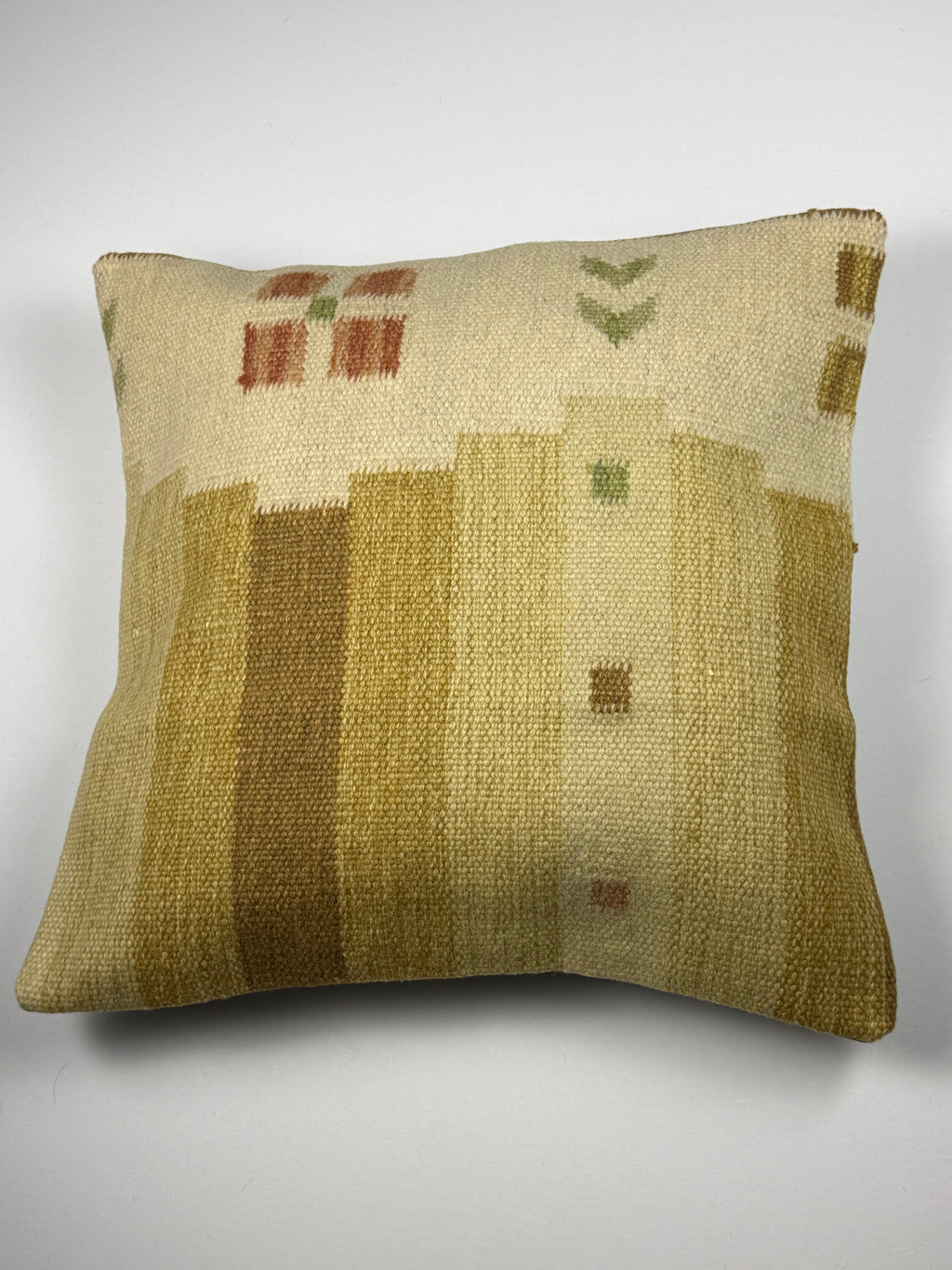 Kelim pudebetræk 60x60 i beige, gul og brun, håndsyet af vintage kelimtæppe
